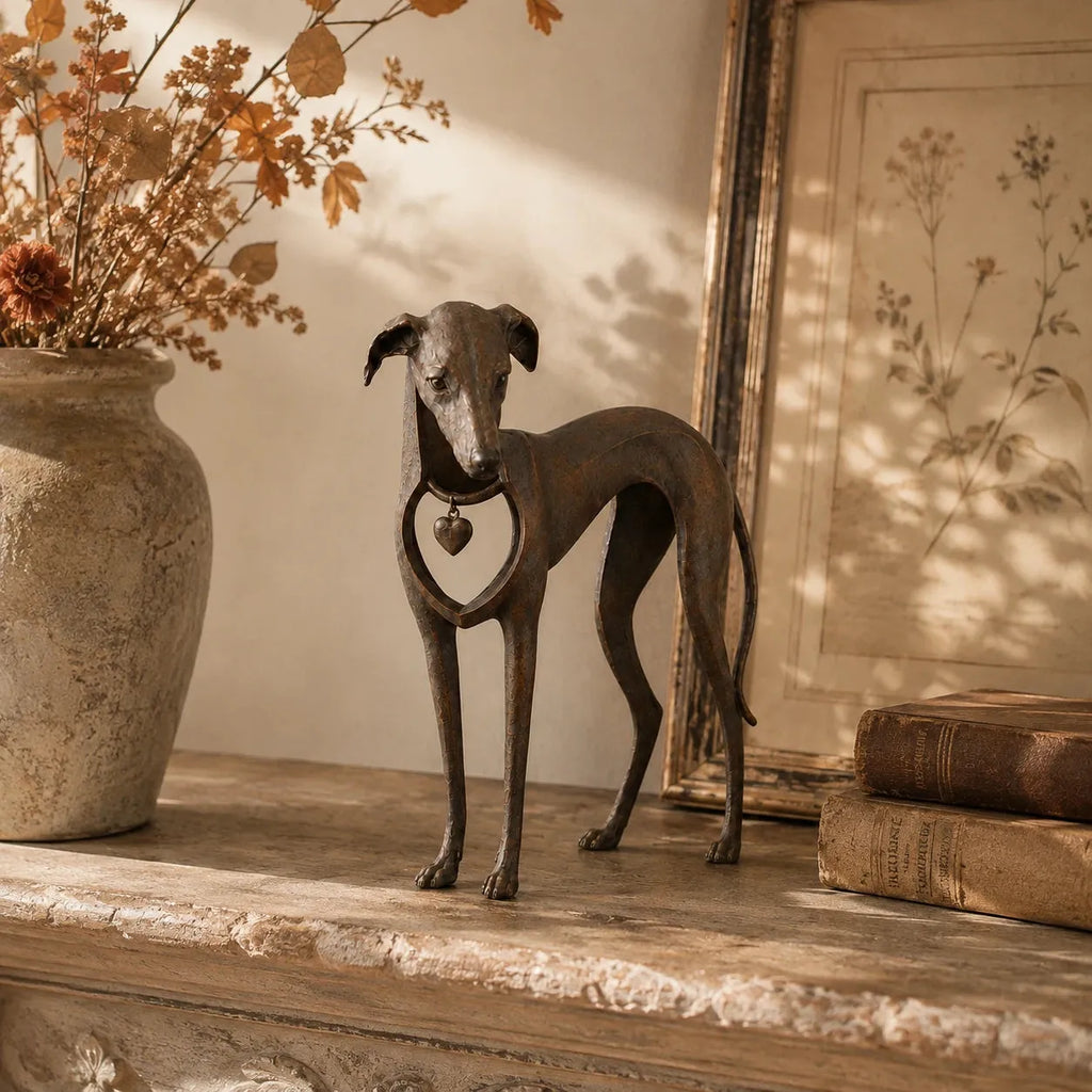 Heritage Heart Animal Sculpture – Vintage Iron Dog & Cat Accents for Timeless Interiors