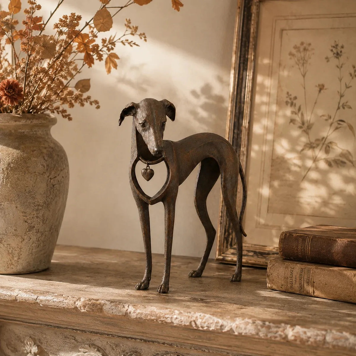 Heritage Heart Animal Sculpture – Vintage Iron Dog & Cat Accents for Timeless Interiors